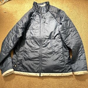Northface Women’s Jacket in Medium.